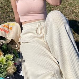 Grey Bandit medium cream pants